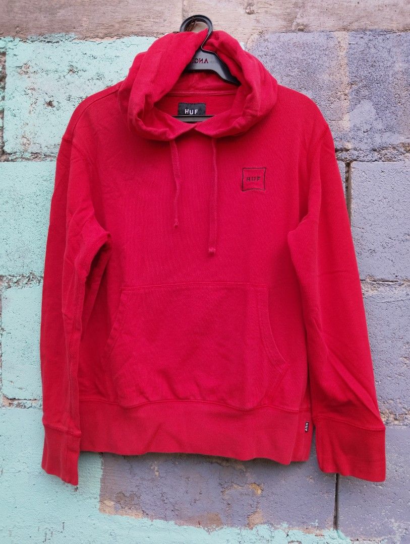 Huf Hoodie (Category: Coats, Jackets and Outerwear) located in Talisay. Submitted by c0isoja-00461 (Listing ID 1459526419, Image 1). Description: Small 19x25 Very good condition stain issue hood part add sf.