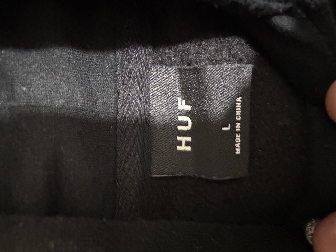 HUF Hoodie (Category: Coats, Jackets and Outerwear) located in Paranaque City. Submitted by jaietyrone04915 (Listing ID 1459646493, Image 3). Description: .