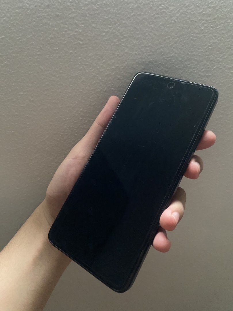 Itel p55 128gb variant (Category: Android Others) located in Manila. Submitted by sellingformybrother (Listing ID 1459560368, Image 2). Description: used but still mint condition only selling for my brother's cancer medication dents visible but won't affect phone's performance with box but charger is broken.