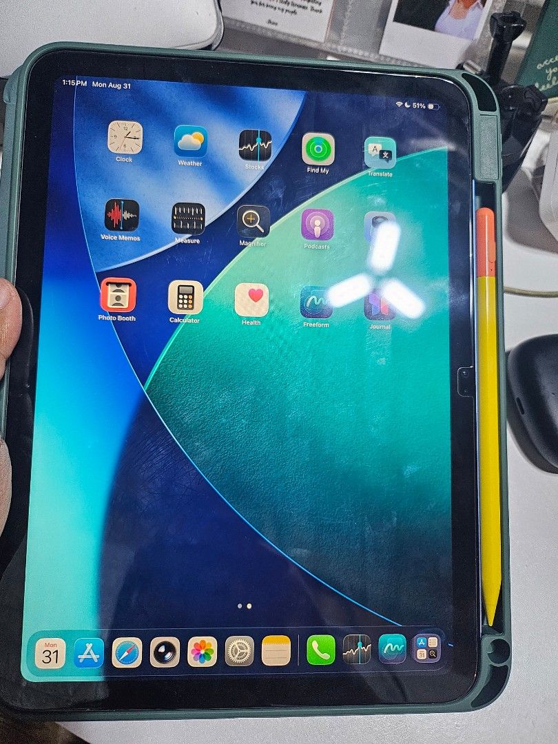 Ipad 10 11th gen (Category: Desktops) located in Pasig City. Submitted by purplewingsph1 (Listing ID 1459607812, Image 1). Description: - iPad 10th Gen, 11-inch display - With original box and charger - Bundle with Ipad case and pen - Ideal for productivity and entertainment - Meet up only .