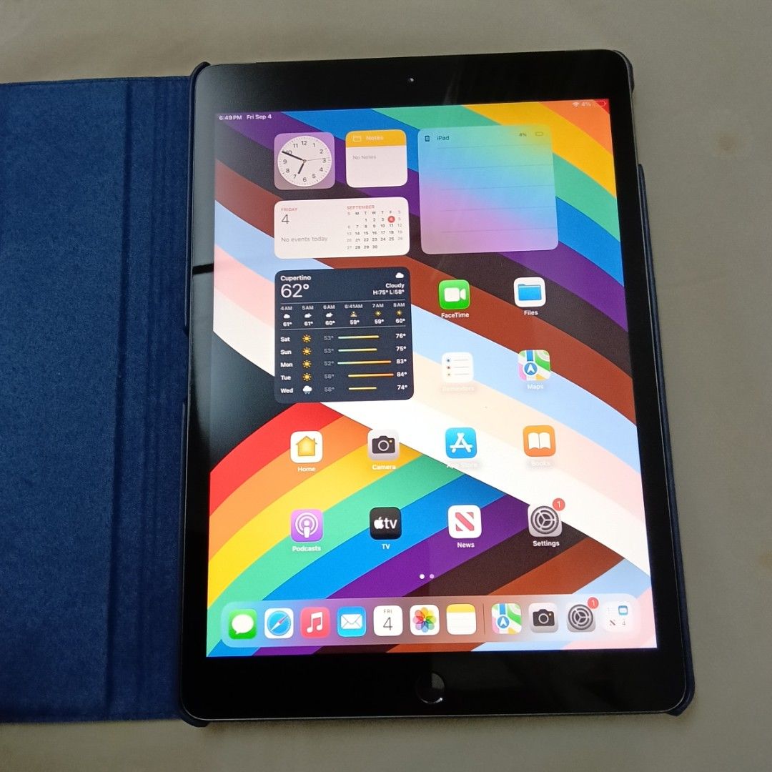 iPad 8th generation （分類：平板電腦 - iPad）位於 Hong Kong。 由 holly8888 提交（商品編號 1459601021，圖片 3）。簡介： iPad 8th generation With 32gb wifi and cellular Good battery 99% Include case and usb 。