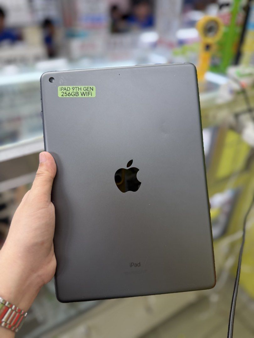 Ipad 9th gen 256GB wifi only no issues 98% smooth (Category: iPad) located in San Juan City. Submitted by najihahtelecomshop2018 (Listing ID 1459562573, Image 2). Description: Legit Store | Original unit FOR SALE | TRADE / SWAP ▫️INSTALLMENT thru: 🔸Credit Card (straight / installment) 🔸Ggives / Gcredit + 6% interest 🔸Spay Later + 6% interest (RFS: Buy and Sell any kinds of Gadgets) Description: Ipad 9th gen 256GB ( other GB are also available)