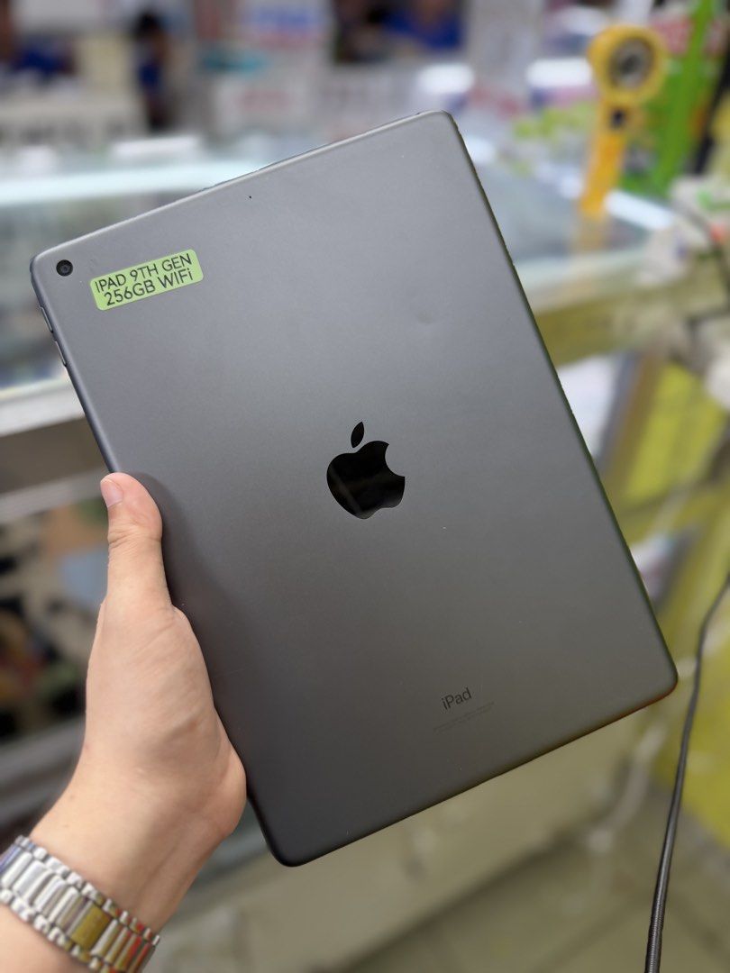 Ipad 9th gen 256GB wifi only no issues 98% smooth (Category: iPad) located in San Juan City. Submitted by najihahtelecomshop2018 (Listing ID 1459562573, Image 1). Description: Legit Store | Original unit FOR SALE | TRADE / SWAP ▫️INSTALLMENT thru: 🔸Credit Card (straight / installment) 🔸Ggives / Gcredit + 6% interest 🔸Spay Later + 6% interest (RFS: Buy and Sell any kinds of Gadgets) Description: Ipad 9th gen 256GB ( other GB are also available)