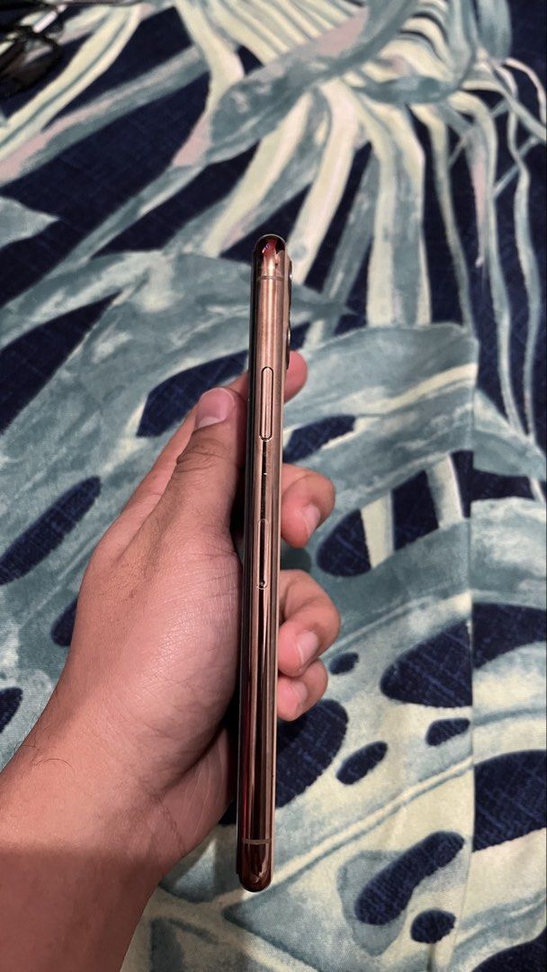 IPHONE 11 PRO MAX 64 GB (Category: iPhone 11 Series) located in Cavite. Submitted by theusualofficial (Listing ID 1459528341, Image 3). Description: GOOD AS NEW NO ISSUE 72 BATT HEALTH (Makunat pa) 95% - 100% APPEARANCE IMUS CITY, CAVITE.