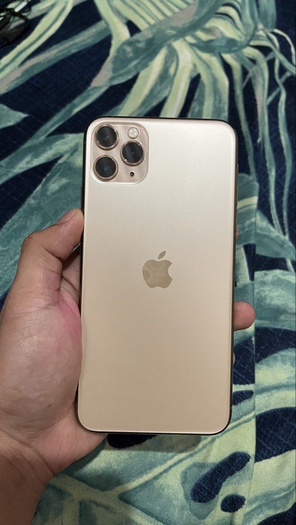 IPHONE 11 PRO MAX 64 GB (Category: iPhone 11 Series) located in Cavite. Submitted by theusualofficial (Listing ID 1459528341, Image 1). Description: GOOD AS NEW NO ISSUE 72 BATT HEALTH (Makunat pa) 95% - 100% APPEARANCE IMUS CITY, CAVITE.
