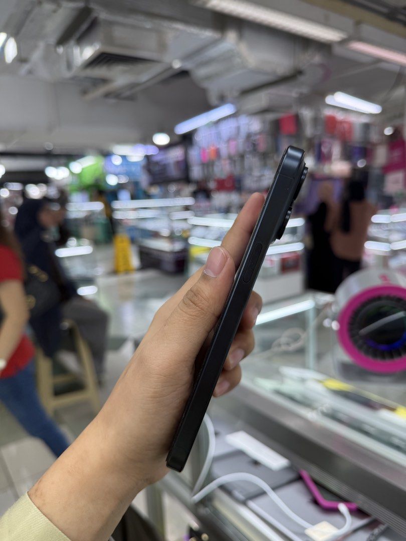 iPhone 15 Pro Max 256GB Factory Unlock No Issue Secondhand (Category: iPhone 15 Series) located in Pasig City. Submitted by FarAndRayShop (Listing ID 1459564569, Image 2). Description: OPEN FOR SWAP/SELLING/BUYING (RFS: Buy and Sell) Price: 42,499 iPhone 15 Pro Max 256GB •FACTORY UNLOCK •NO HIDDEN ISSUES •TEST TO SAWA •Authentic Phone Physical store in Greenhills Shopping Center XD-09 Stall Number Look For Rayray Or Anika NO CASH INSTALLMENT We a