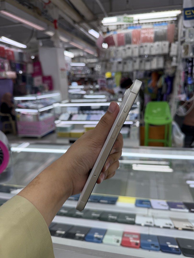 iPhone 16 Plus 256GB Factory Unlock No Issue Secondhand (Category: iPhone 16 Series) located in Pasig City. Submitted by FarAndRayShop (Listing ID 1459563686, Image 3). Description: OPEN FOR SWAP/SELLING/BUYING (RFS: Buy and Sell) Price: 45,499 iPhone 16 Plus 256GB •FACTORY UNLOCK •NO HIDDEN ISSUES •TEST TO SAWA •Authentic Phone Physical store in Greenhills Shopping Center XD-09 Stall Number Look For Rayray Or Anika NO CASH INSTALLMENT We are ope