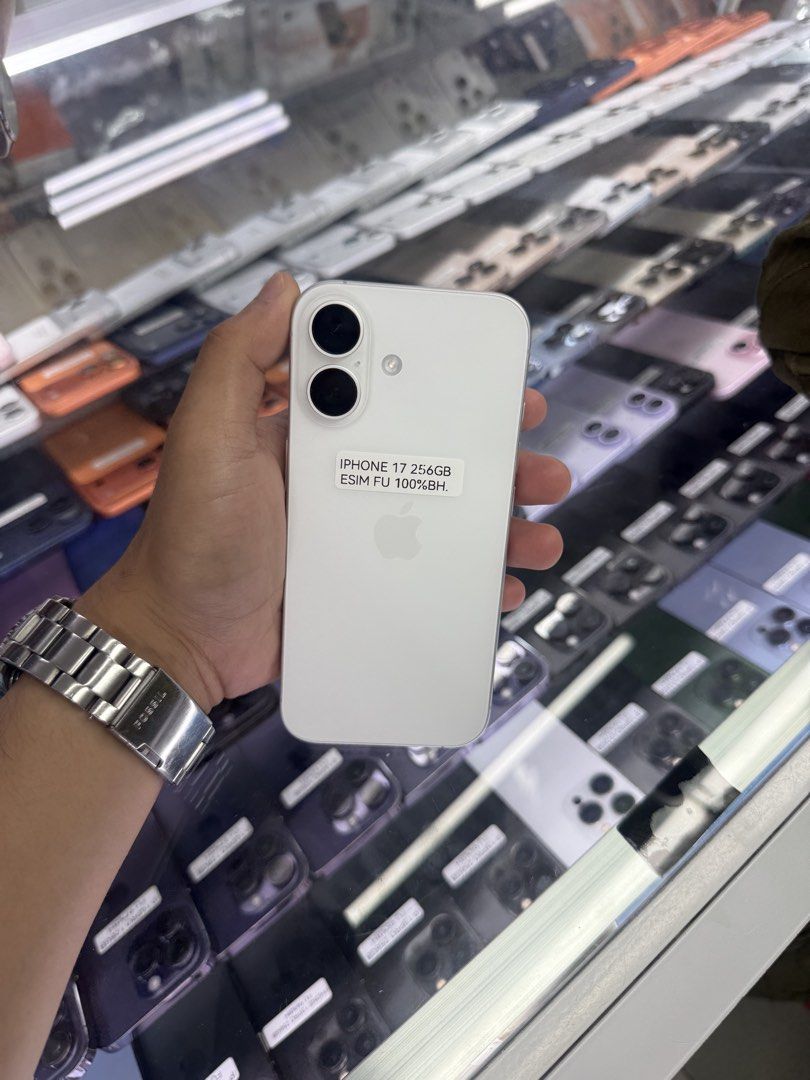 iPhone 17 256GB E-SIM Openline 100% Battery Health (Category: iPhone 17 Series) located in San Juan City. Submitted by Khalidmgdla08 (Listing ID 1459616029, Image 1). Description: FOR SALE | TRADE/SWAP Price: 41,999 On hand: iPhone 17✔️ 256GB ✔️ E-SIM OPENLINE ✔️ 100% Batt health ✔️ 100% Original ✔️ 99% Makinis ✔️ 99% Smooth ✔️ NOT REFURB ✔️ NO HIDDEN ISSUES ✔️ NEVER BEEN REPAIRED ✔️ TEST TO SAWA✔️ FREE 3-UTOOLS ✔️ ANY MODEL OF IPHONE AND SAMSUNG