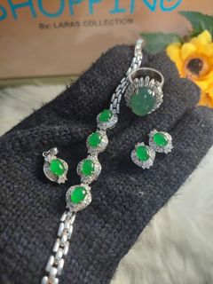 (Category: ) located in . Submitted by larascollection0920 (Listing ID 1459661955, Image 1). Description: .