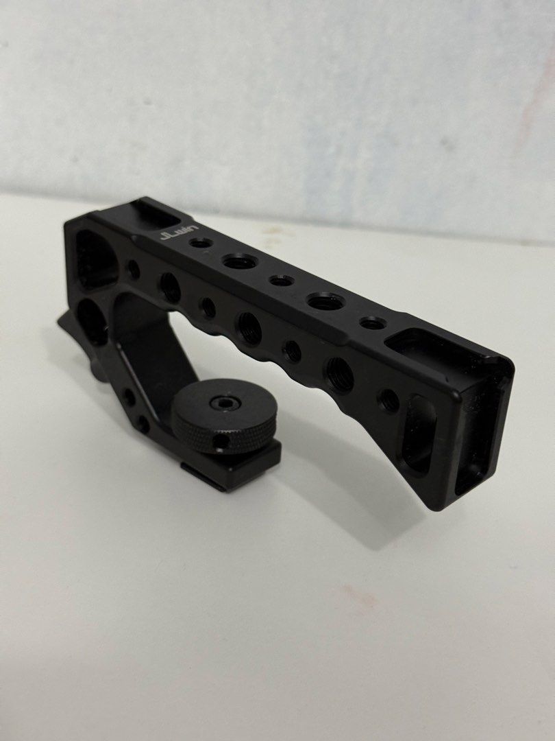 JLWIN Camera Top handle (Category: Gimbals & Stabilizers ) located in Echague. Submitted by eightcrafts (Listing ID 1459637639, Image 2). Description: JLWIN top handle .