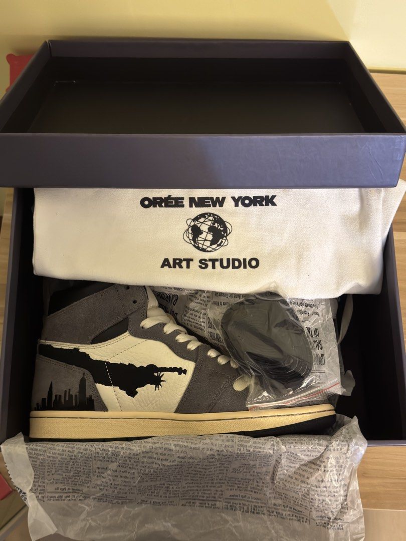 JORDAN OREEE NEW YORK ART STUDIO (Category: Casual Shoes) located in Cavite. Submitted by grand_ralph (Listing ID 1459687736, Image 1). Description: JORDAN OREEE NEW YORK ART STUDIO size 10 used good us brandnew condition P11k silang cavite loc.