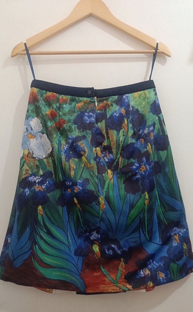 Kamiseta Skirt (Category: Skirts) located in Manila. Submitted by dressforlessbyliz_2024 (Listing ID 1459604507, Image 2). Description: Rare Piece Kamiseta Skirt ❤️Condition: Preloved ❤️Size: Medium /30 inches waistline ❤️Price: 620 Php + SF *First to pay will get the item.