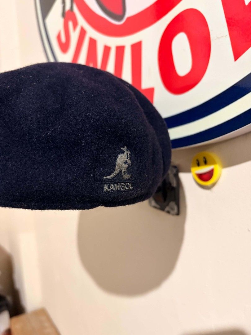 Kangol berret (Category: Caps & Hats) located in Siniloan. Submitted by bosssalakot (Listing ID 1459574327, Image 3). Description: small size excellent condition 9.8/10 colorate and Condition issue sa loob yung print tag.
