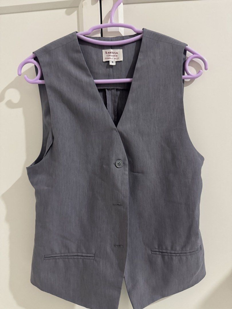 Karissa Consignor Female Vest - Grey, Size S (Category: Vests) located in Mangatarem. Submitted by jvleexx (Listing ID 1459626907, Image 1). Description: - Grey vest from Karissa Consignor - Size S - Button-up front - Two functional pockets - Classic and simple design - Perfect for layering over shirts or blouses.