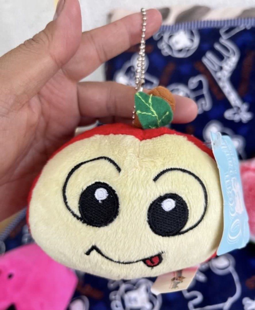 Kawaii Apple bag charm (Category: Charms) located in Paranaque City. Submitted by bonsaiart (Listing ID 1459687597, Image 1). Description: Pre owned Good condition 75+sf Payment via GCASH or paymaya No to meetup No to cop / cod Shipping via j&t only.