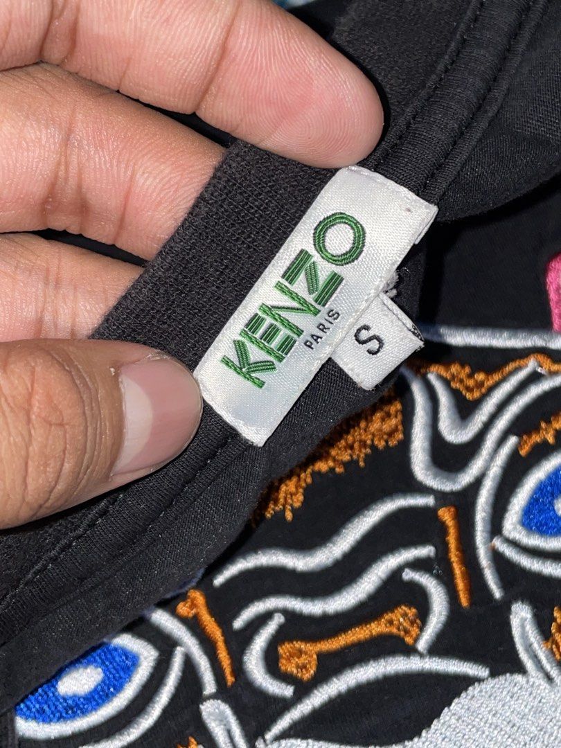 Kenzo (Category: Tshirts & Polo Shirts ) located in Las Pinas. Submitted by rdcthriftedshop (Listing ID 1459600690, Image 3). Description: 📦 Kenzo Paris Size Small on tag Width: 19 Length: 25 Color rate: 10/10 Condition: Good As New Condition No Issue.