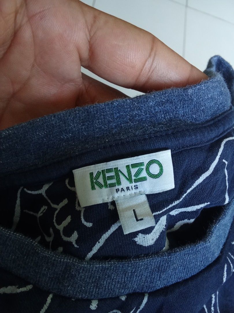 Kenzo (Category: Tshirts & Polo Shirts ) located in Tagbilaran City. Submitted by nomsojyara49223 (Listing ID 1459630714, Image 3). Description: authentic kenzo aop mermaid wave excellent 21w by 27 L.