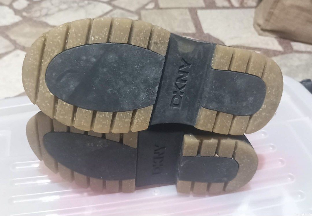 Kid’s Combat Boots (Category: Other Babies Going Out Needs) located in Manila. Submitted by crisha14344 (Listing ID 1459533520, Image 3). Description: DKNY Brand size 12/10.5 (5-6 Years Old) Recognized Designer’s Brand Original Naka-Stock nalang po.