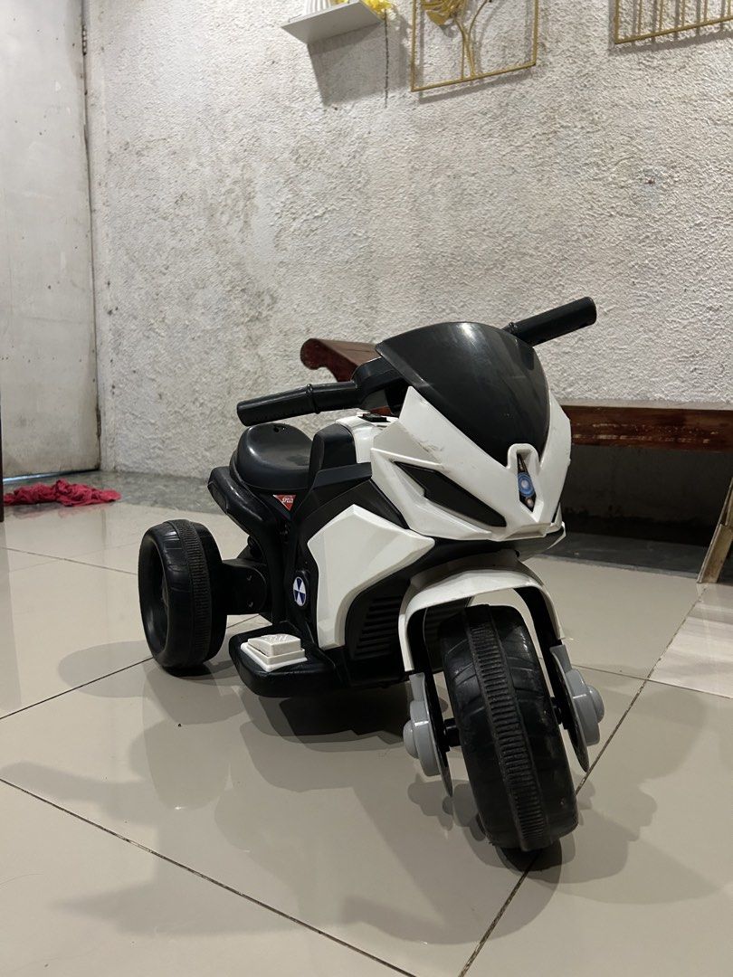 Kids Motorcycle (Category: Kids Toys) located in Quezon City. Submitted by babystuff_etc (Listing ID 1459620689, Image 2). Description: .