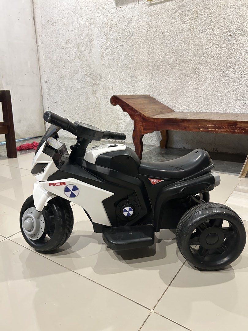 Kids Motorcycle (Category: Kids Toys) located in Quezon City. Submitted by babystuff_etc (Listing ID 1459620689, Image 1). Description: .
