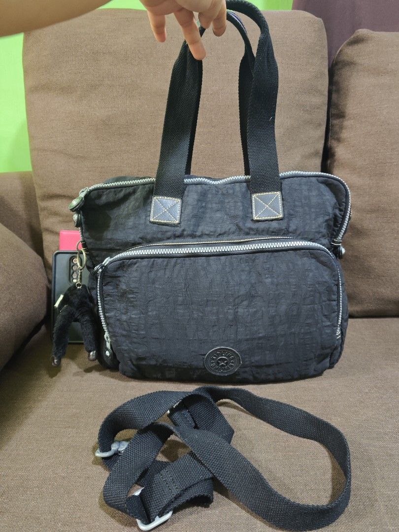Kipling med size shoulder/sling bag (Category: Cross-body Bags) located in Pili. Submitted by zaneombao03491 (Listing ID 1459503319, Image 1). Description: .