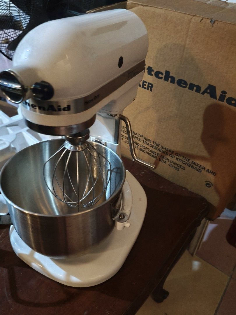 Kitchen Aid Classic Mixer 5quarts (Category: Hand & Stand Mixers) located in Manila. Submitted by 25thbammy (Listing ID 1459631979, Image 3). Description: used twice for baking and product testing only kept in prestine condition.