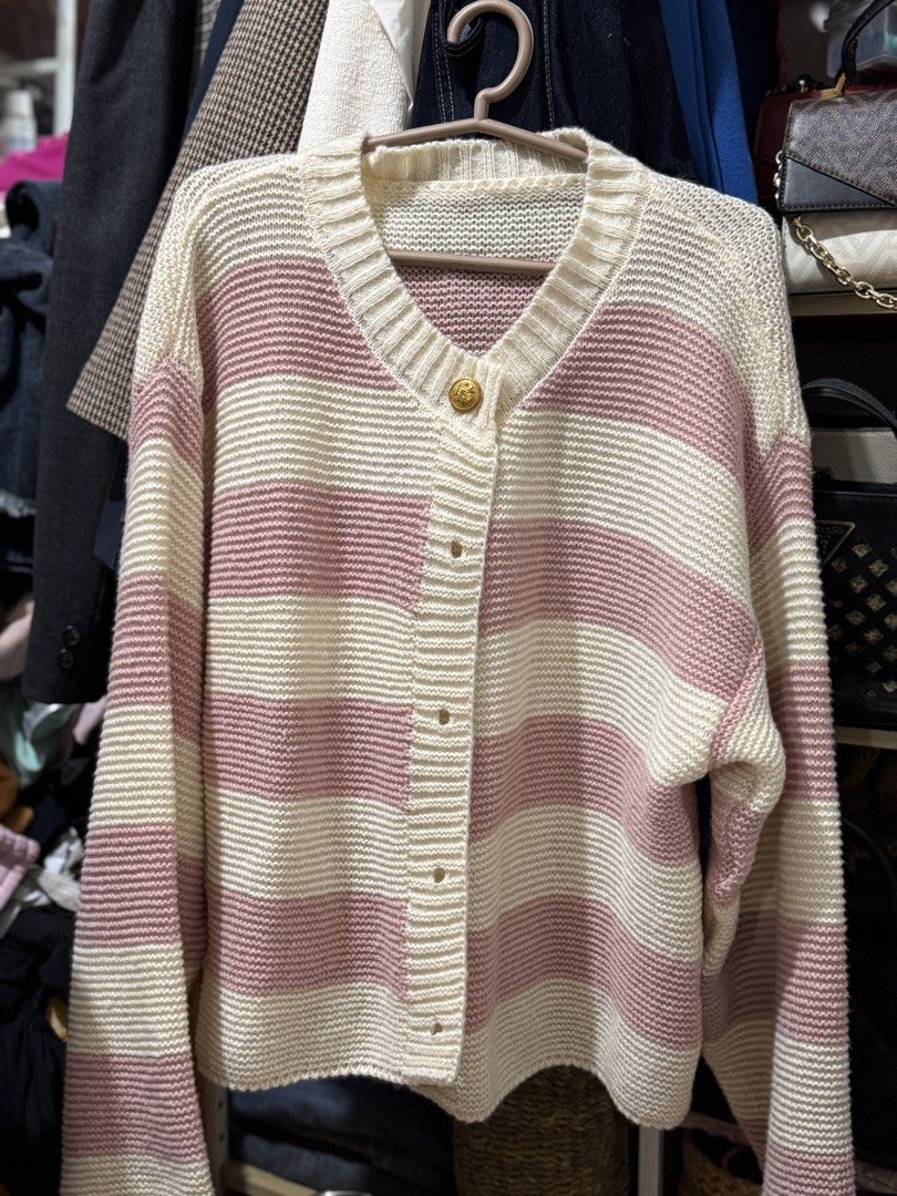 Knitted Cardigan (Category: Coats, Jackets and Outerwear) located in Makati City. Submitted by declutterby.jelo (Listing ID 1459628570, Image 3). Description: Brand new - never nagamit naka hanger lang Loose-Fitting RFS - Too large for me Fit to M- L.