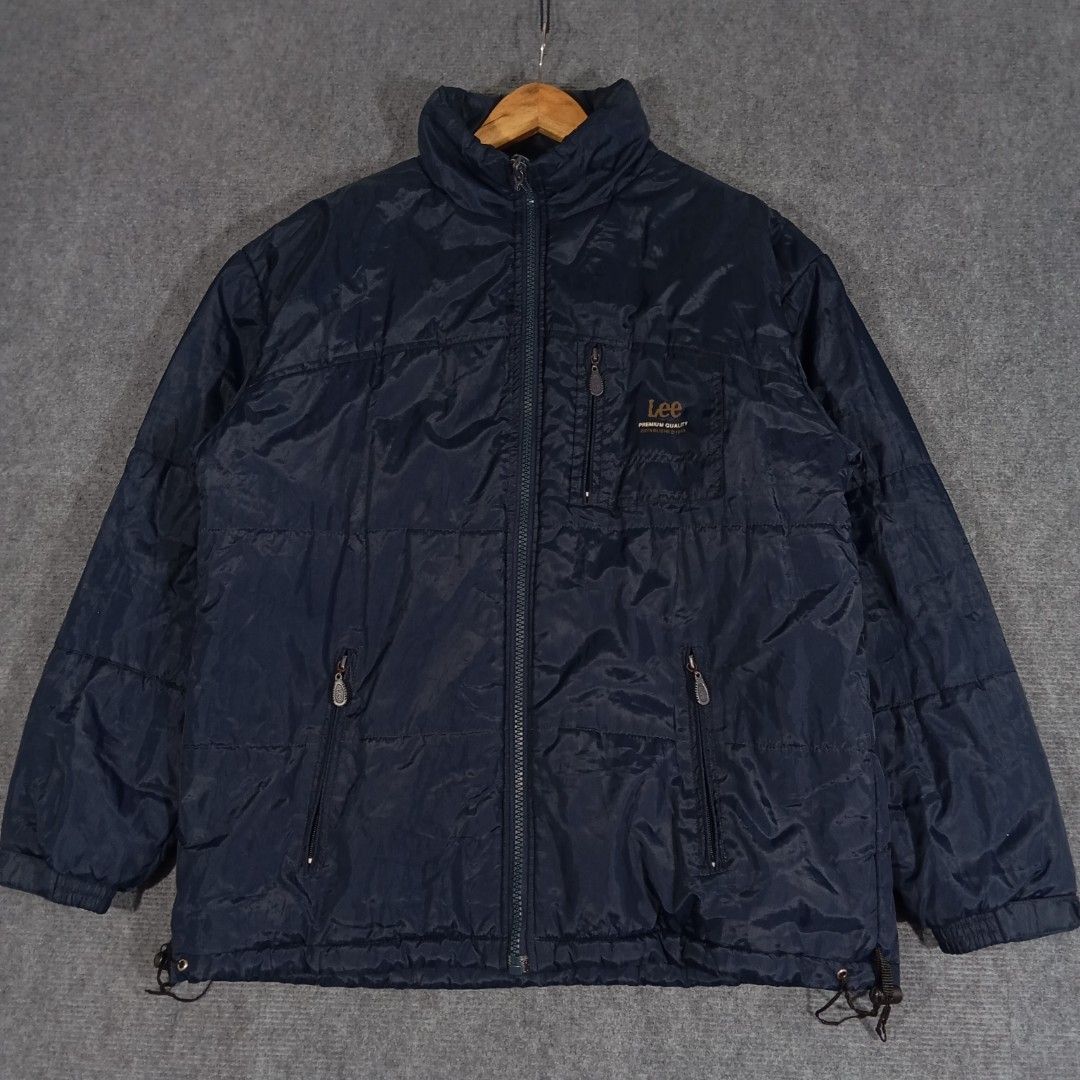 Lee Puffer Jacket (Category: Coats, Jackets and Outerwear) located in Taguig. Submitted by sito. (Listing ID 1459628619, Image 1). Description: Lee Puffer Jacket Size: Large Length: 29 Width: 23 Color rate: 10/10 Issue: the zipper handle was broke, but i still have with me. Good Condition This piece is PRIZE, We can deal, Mate! Hit the message so we can Negotiate. 📩 🏷️ : ₱ 299.99 🌏 : We ship worldwide via DHL! For our local customers, we also 
