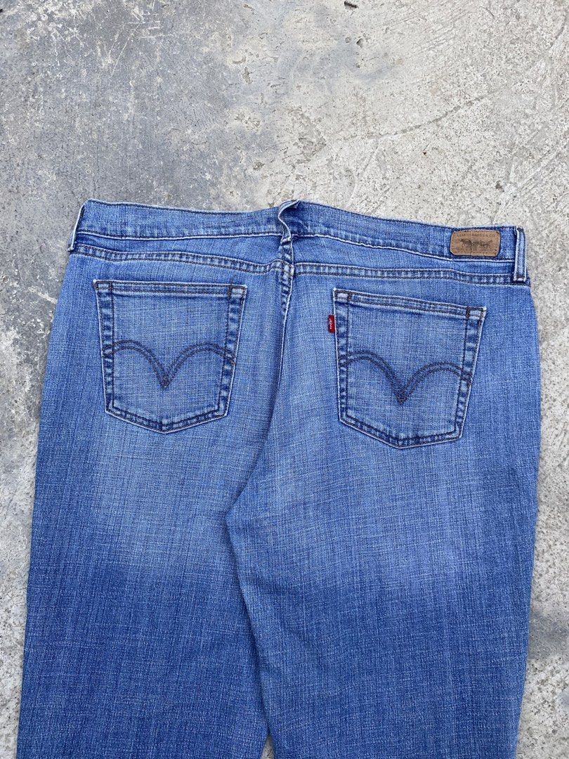 Levis 515 Bootcut Jeans (Category: Jeans) located in Cebu City. Submitted by gianperothrifter (Listing ID 1459524438, Image 3). Description: Levis 515 Bootcut waist 34-36 inch length 43 inch front rise 11 inch back rise 14 inch hem 10 inch.