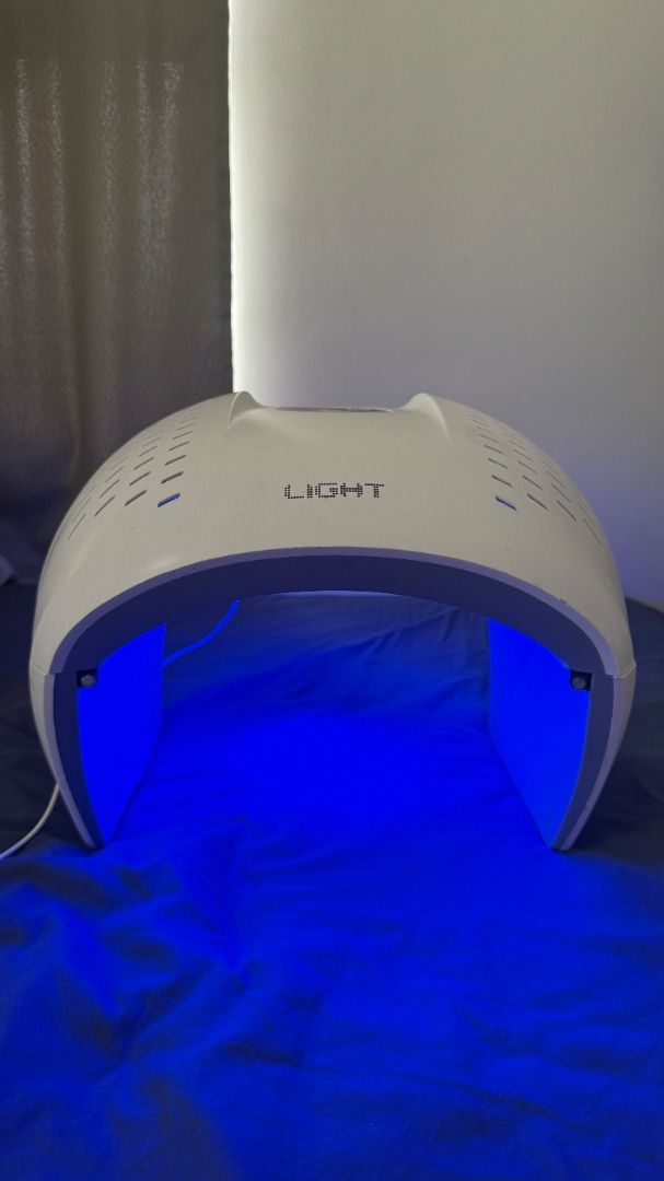 LIGHT Red Light Therapy Panel (Category: Face Care) located in Cainta. Submitted by chrsteenrivera (Listing ID 1459530802, Image 3). Description: RFS: Owner migrated to the US - Red light therapy panel for effective skin treatments. - Curved design allows for easy and comfortable placement over treatment areas. - Comes with a power cord for immediate use. - Ideal for enhancing your at-home skincare routine. - lightly used but stored properly.