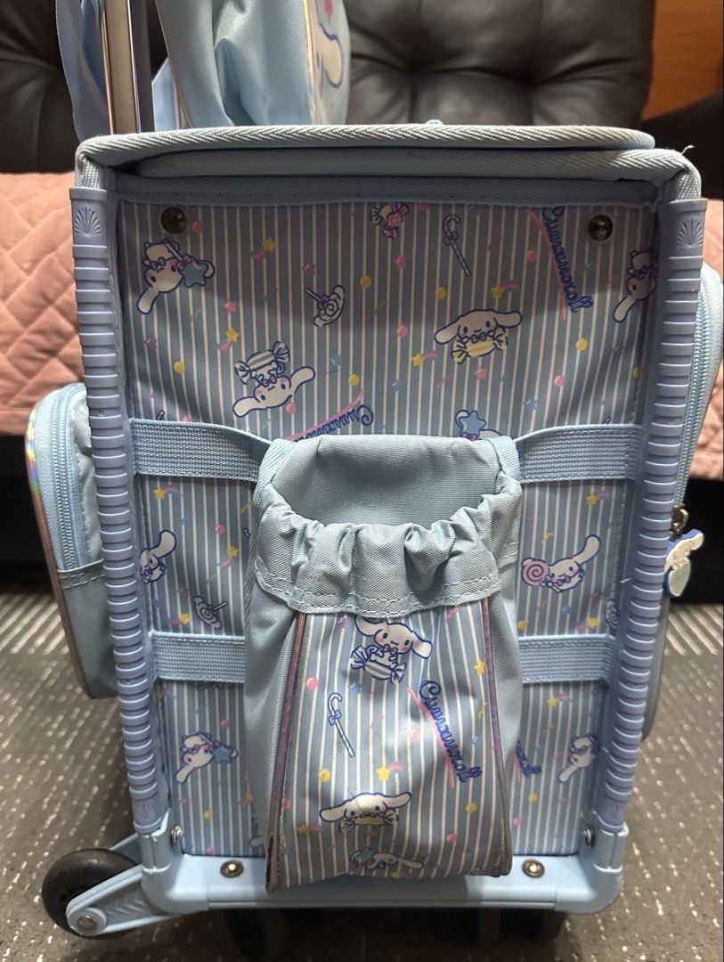 Light-up Cinnamoroll Box Trolley (Category: Stationery & School Supplies) located in Manila. Submitted by mommybing (Listing ID 1459617642, Image 3). Description: Cinnamoroll box bag - school trolley for grade schooler Light up function - front part.