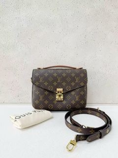 (Category: ) located in . Submitted by collynluxurybag (Listing ID 1459607998, Image 1). Description: .