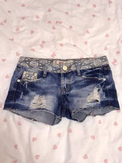（分類：）位於 。 由 eeellaas_closet 提交（商品編號 1459620229，圖片 1）。簡介： 。