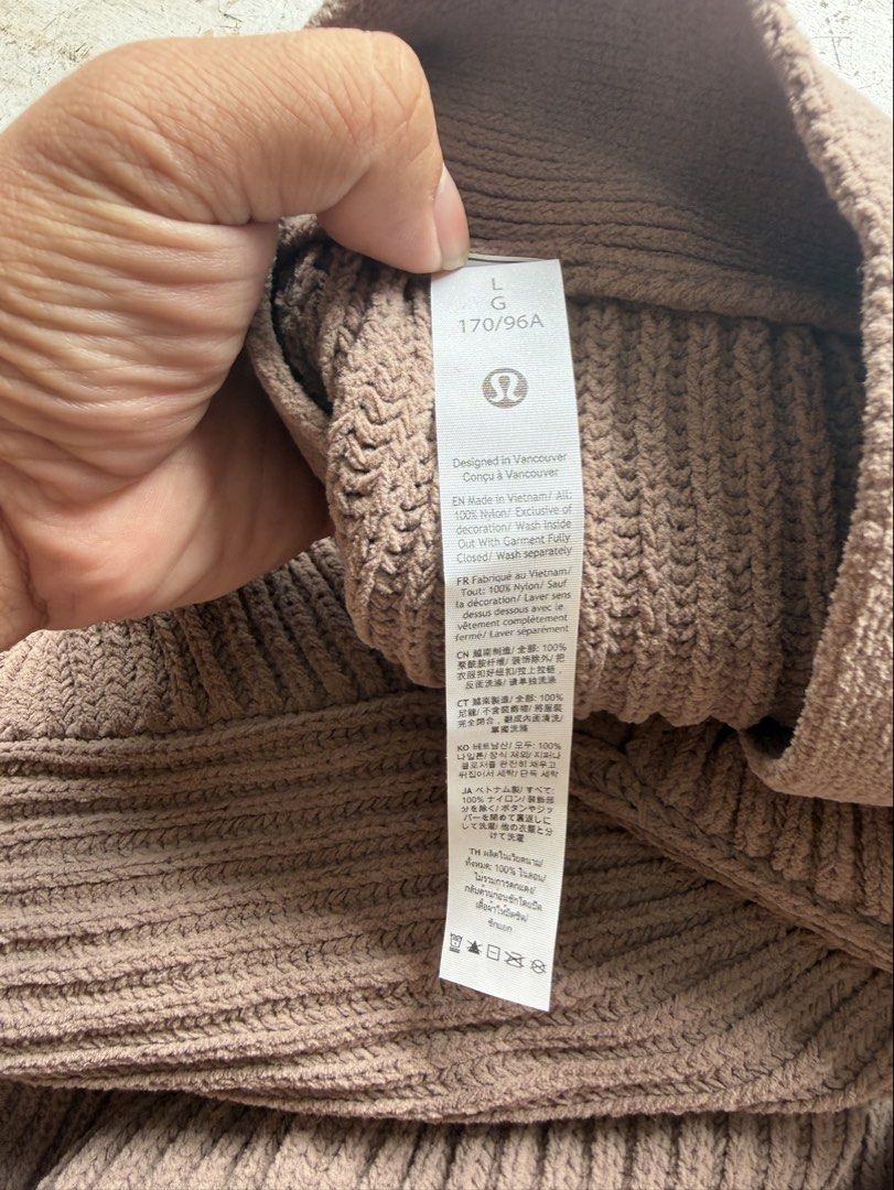 Lululemon (Category: Coats, Jackets and Outerwear) located in Quezon City. Submitted by macleen17 (Listing ID 1459615061, Image 3). Description: Lululemon knit jacket Size L Excellent condition No any issue Made in Vietnam .