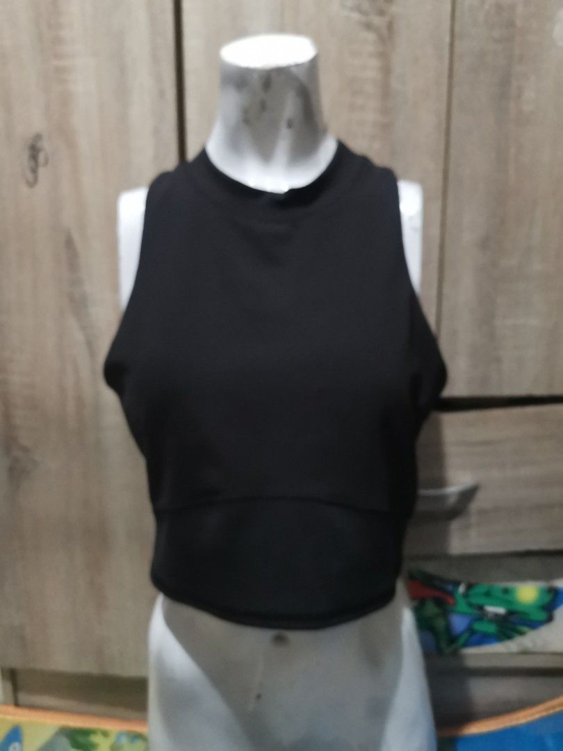 Lululemon everlux and mesh crop tank dot 10 (Category: Activewear) located in San Pedro. Submitted by thriftersthrift (Listing ID 1459503138, Image 3). Description: Dot 10 with pads Good condition Already wash Color rate : 9.5 /10 🌵ALL ITEMS ARE FROM UKAY BALE SO MANAGE YOUR EXPECTATION 🌵 ASK SELLER FOR MORE INFORMATION COLOR MAY CHANGE TRU LIGHTING.