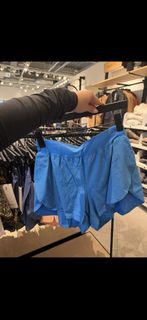 (Category: ) located in . Submitted by activewearobsessed (Listing ID 1459518536, Image 1). Description: .