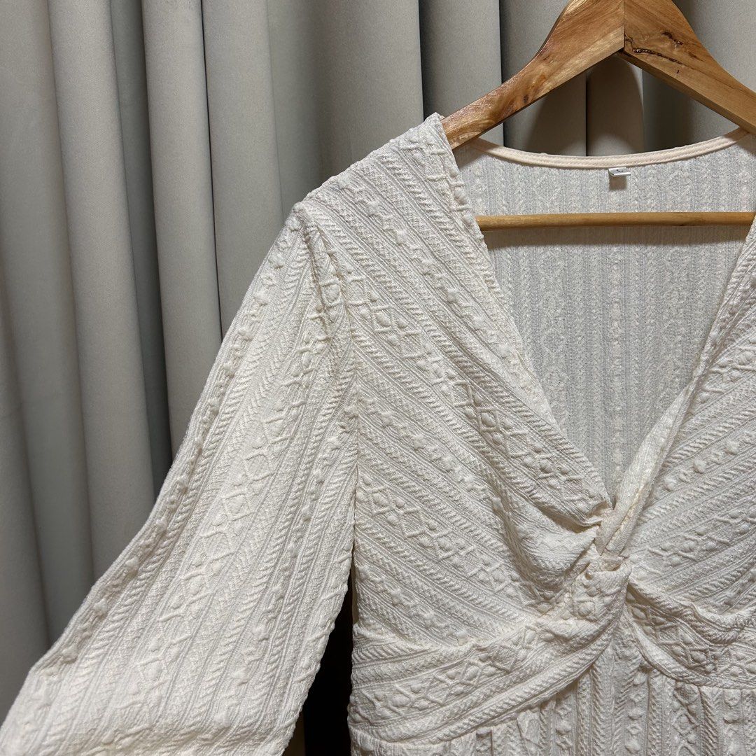 L-XL White Knitted Twist Front Top (Category: Blouses) located in Rizal. Submitted by from99abovecloset (Listing ID 1459503351, Image 2). Description: Size: L-XL Armhole (laid flat):11” Bust (around): 44” Length (laid flat): 28” Stretchy poly | knitted | like new .