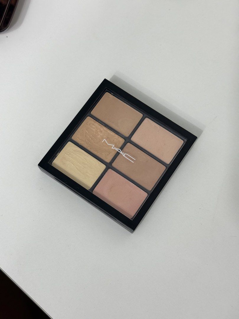 MAC color corrector palette (SANITIZED) (Category: Makeup) located in Echague. Submitted by eightcrafts (Listing ID 1459638927, Image 1). Description: used disposable make up tools for this good for make up artists .