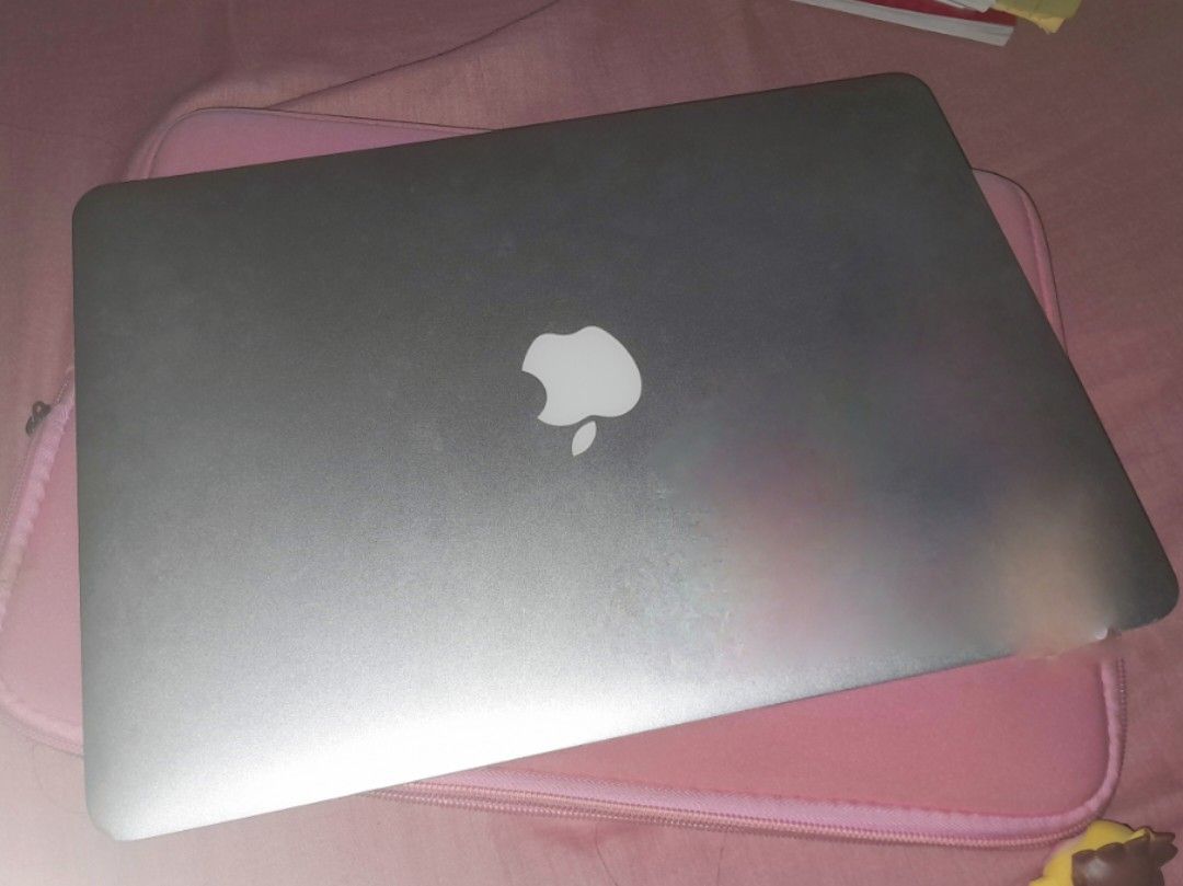 Macbook Air 2017 13-inch (Category: Laptops & Notebooks) located in Manila. Submitted by lghershx.y (Listing ID 1459504238, Image 2). Description: FOR SALE! MacBook Air (13_inch, 2017) READ !!! • KEYBOARDS: All keys are working • Built-in speakers: Have an audio issue. Sound doesn't work properly, but bluetooth earphones or speakers work (maybe sa settings lang ito maayos). • Performance: Slightly Laggy • Trackpad: Sometimes not very responsive (