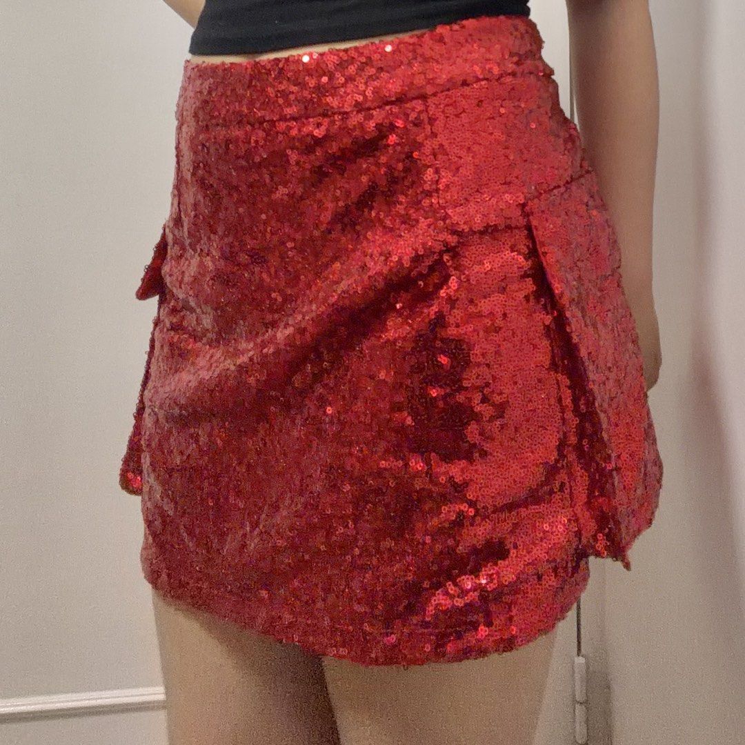 Sparkly Red Sequin Mini Skirt (Category: Skirts) located in Muntinlupa City. Submitted by 13gracious (Listing ID 1459664771, Image 3). Description: XS on tag but fits 25-27 waistline.