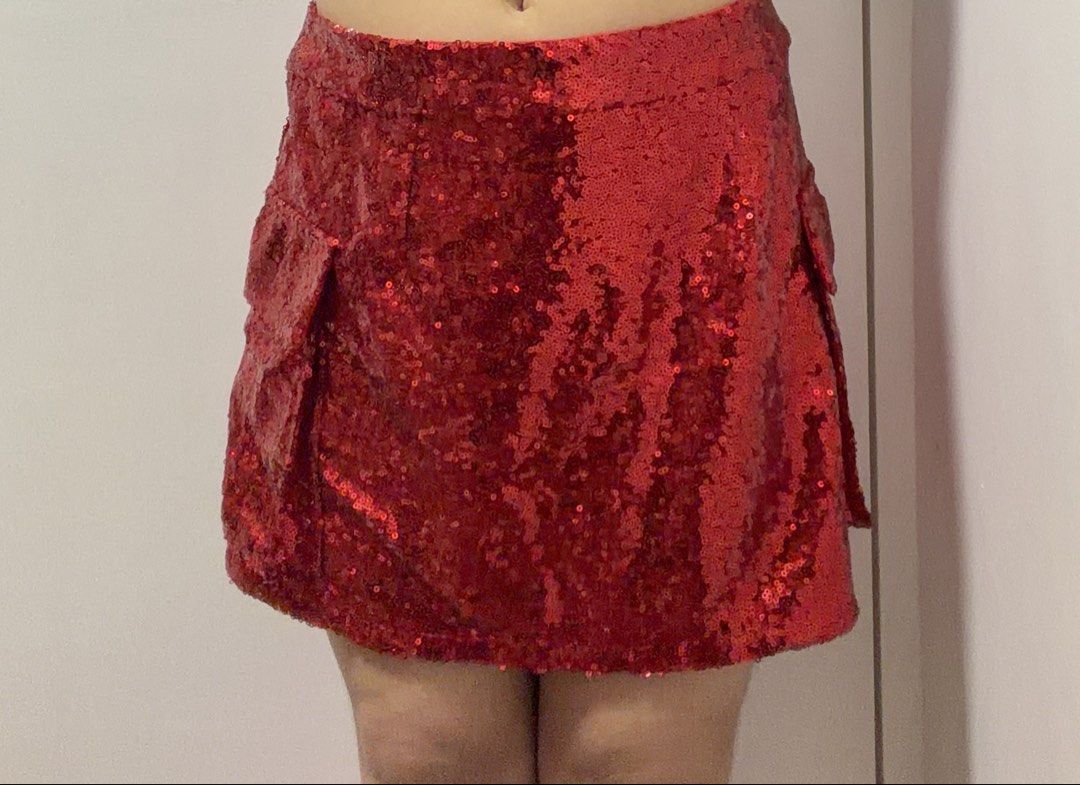 Sparkly Red Sequin Mini Skirt (Category: Skirts) located in Muntinlupa City. Submitted by 13gracious (Listing ID 1459664771, Image 2). Description: XS on tag but fits 25-27 waistline.