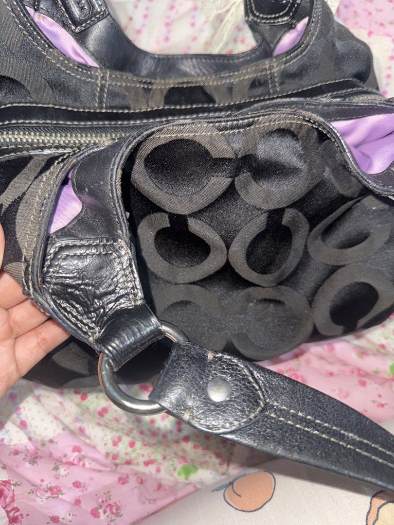 Maddie brown black tote medium (Category: Shoulder Bags) located in Caloocan City. Submitted by ravihannaa (Listing ID 1459546779, Image 3). Description: .