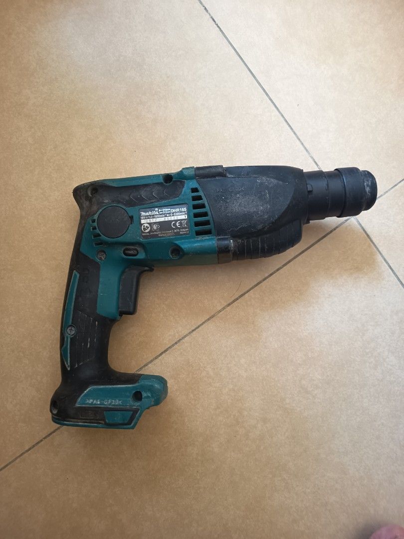 Makita 牧田 無繩電鑽 DHR165 （分類：家居改善及收納用品）位於 Hong Kong。 由 cz313 提交（商品編號 1459546642，圖片 3）。簡介： 牧田無線電鑽。呢款電鑽好有力，裝修或者DIY都啱用。操作簡單，手感好。有興趣嘅朋友可以聯絡我。。