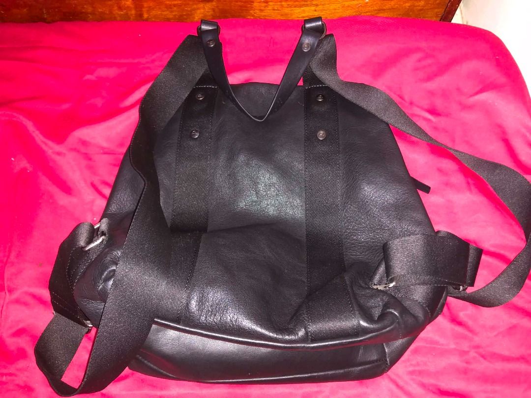 Mandarina Duck Backpack (Category: Backpacks) located in Valenzuela. Submitted by sv072724 (Listing ID 1459625581, Image 2). Description: Preloved in good condition Nice hardware MEDIUM SIZE.