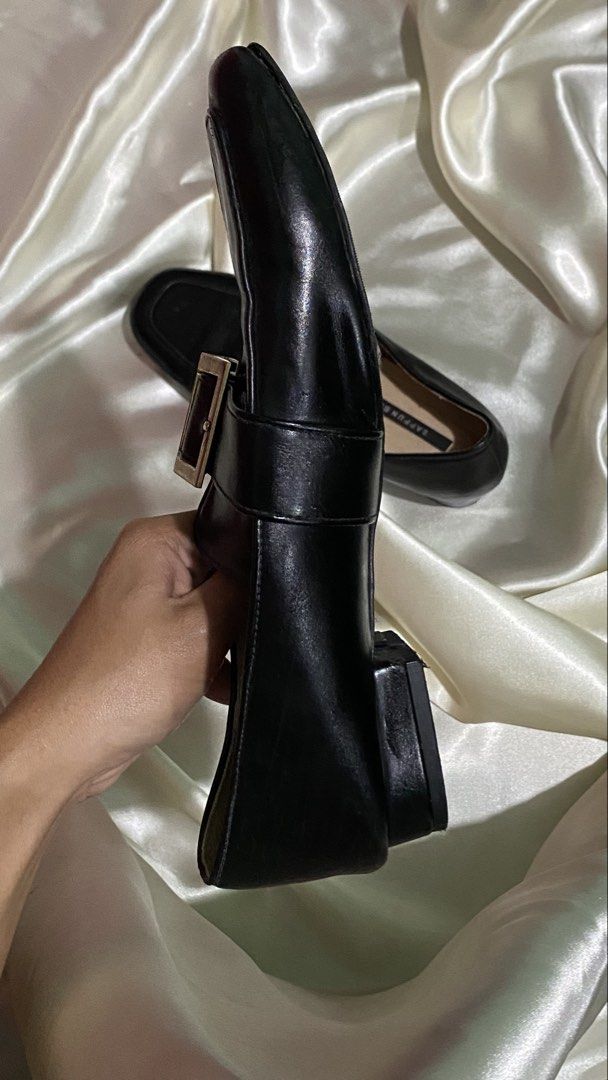 Maryjane Platform Sandal (Category: Sandals) located in General Santos City (Dadiangas). Submitted by lily.gomez07 (Listing ID 1459688973, Image 3). Description: Pre loved Platform Sandal • Sewed & sturdy sole • Perfect for long walk • No scratches • Good as new.
