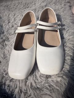 (Category: ) located in . Submitted by minimalistthriftshop (Listing ID 1459618690, Image 1). Description: .