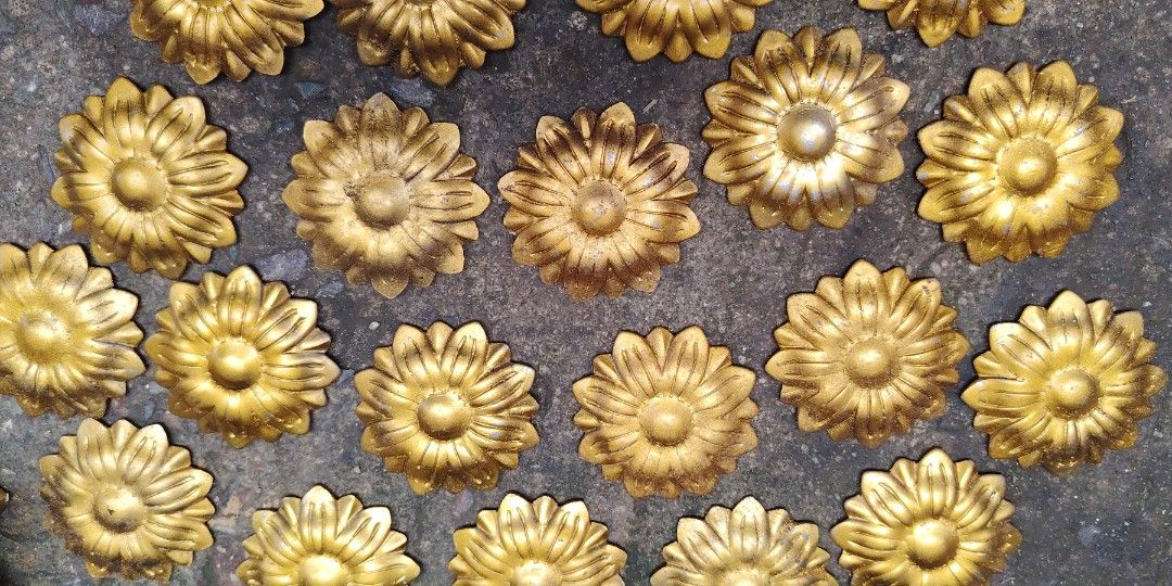 Metal cast iron Design flower (Category: Gardening Tools & Ornaments) located in Caloocan City. Submitted by zenmountain-d8b1c0 (Listing ID 1459557796, Image 1). Description: Cod.