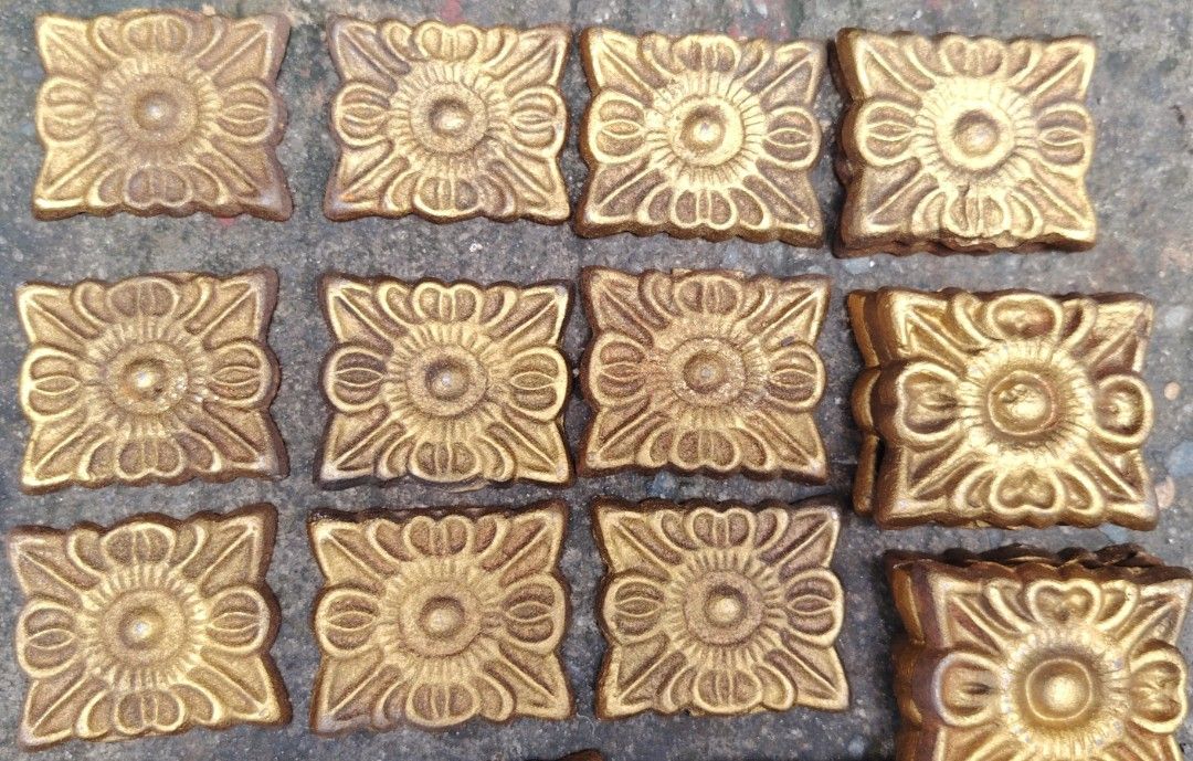 Metal cast iron Design flower (Category: Gardening Tools & Ornaments) located in Caloocan City. Submitted by zenmountain-d8b1c0 (Listing ID 1459557924, Image 2). Description: Cod.