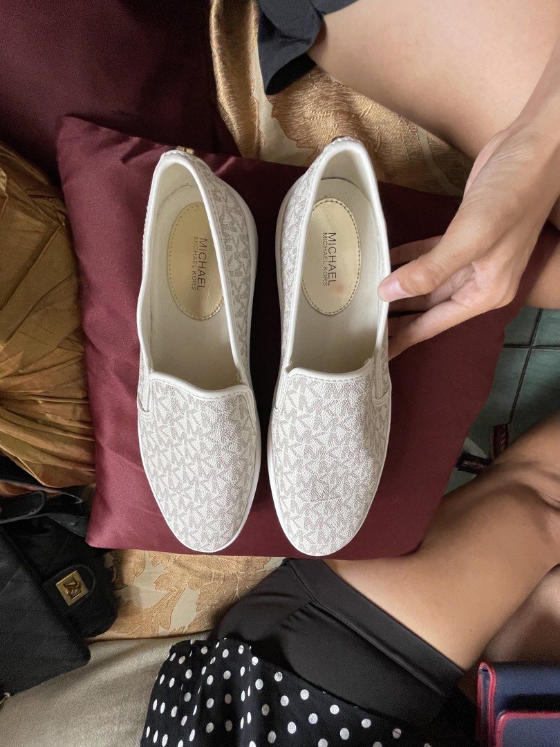 Michael Kors (Category: Sneakers) located in Imus. Submitted by declutchedd_dd (Listing ID 1459534811, Image 3). Description: - brand new - authentic - from canada - size euro 39-40 - negotiobal if sure buyer .