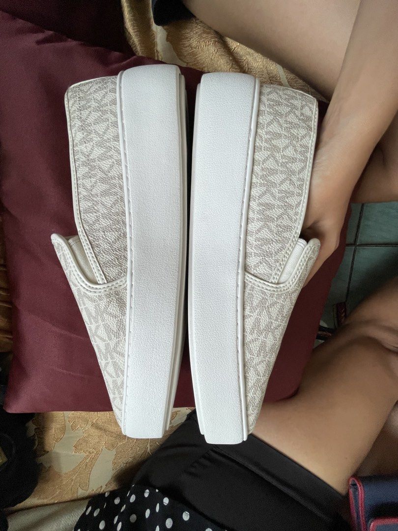 Michael Kors (Category: Sneakers) located in Imus. Submitted by declutchedd_dd (Listing ID 1459534811, Image 2). Description: - brand new - authentic - from canada - size euro 39-40 - negotiobal if sure buyer .